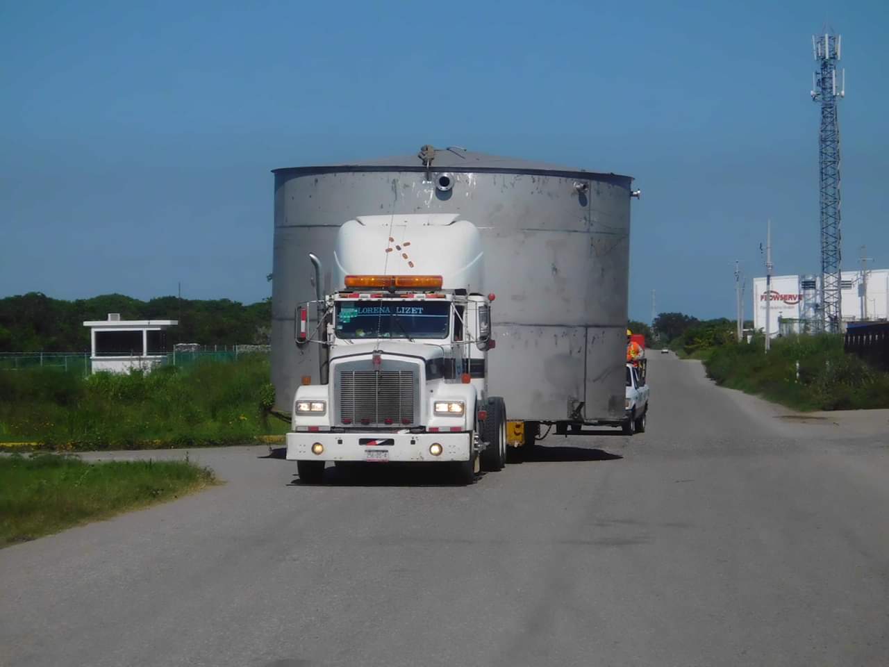 Unidad de TEBSA para transporte de carga especial